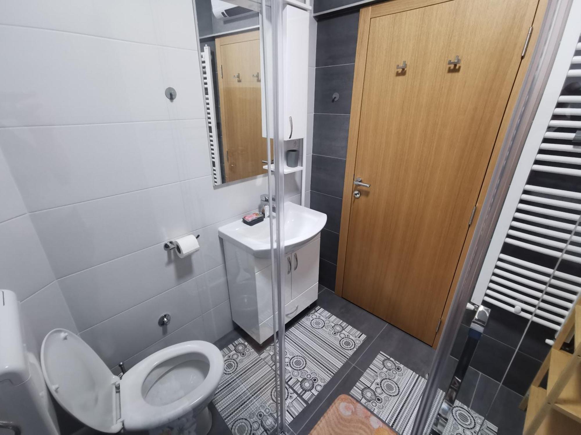 Apartments Domacinstvo Nikolic Valjevo Bagian luar foto