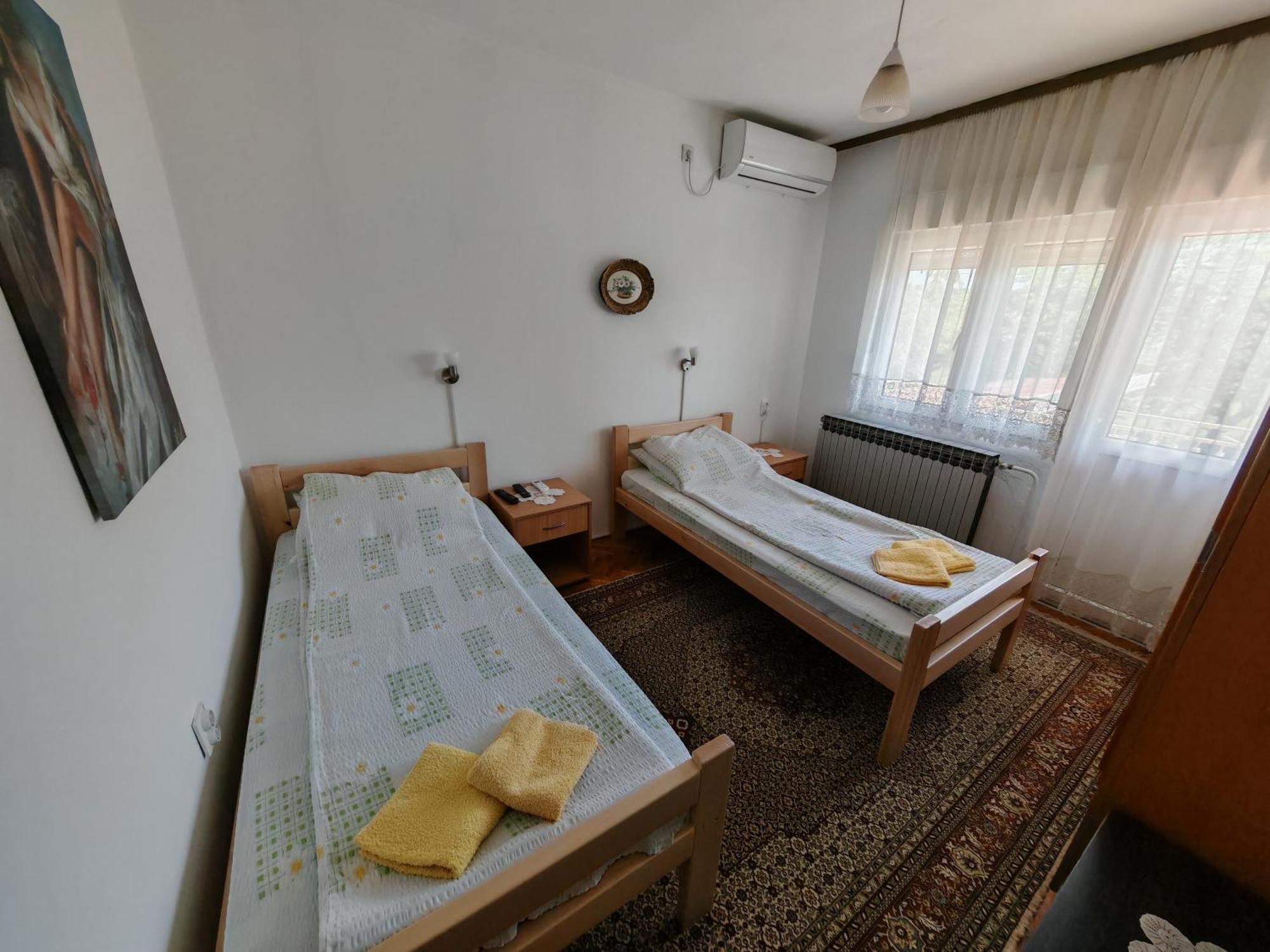 Apartments Domacinstvo Nikolic Valjevo Bagian luar foto